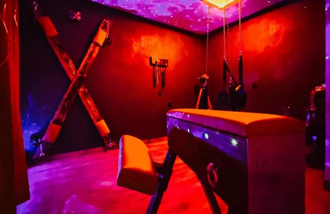 Love Room Jacuzzi La Villa Des Charmes (Adults Only)-1