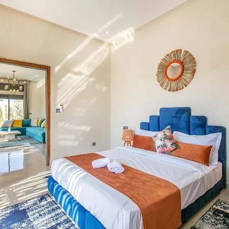 Villa Leila,piscine , grand jardin, jeux , cuisinière-3