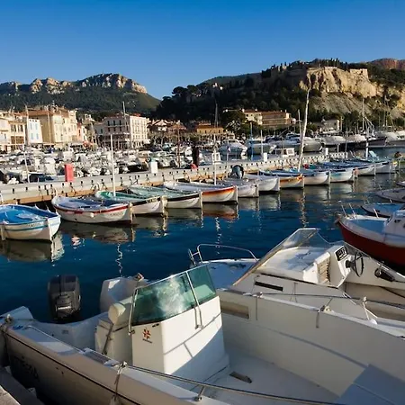 La Savinienne de Cassis- 5mn port plage face mer-2