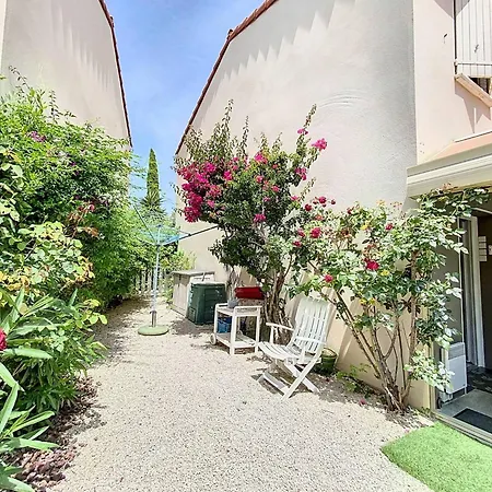 Charmante Villa 4 Pièces avec Piscine, Terrasse et Parking Privé à La Ciotat - Proche Plages - FR-1-770-33-2