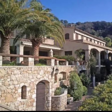 Villa loucisa Nice piscine vue mer 8 chambres 24 couchages-3