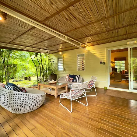 Waka Lodge - House With Garden-2