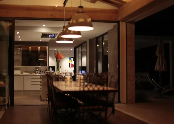 Luxurious Villa 4 Bedrooms In Secluded Area, Swimming Pool Valbonne