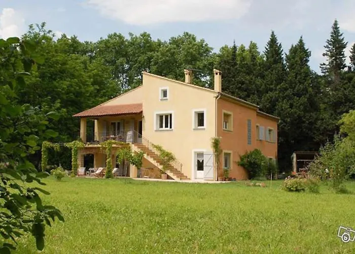 Soleil et piscine au calme d'Avignon, sur l'ile de la BARTHELASSE