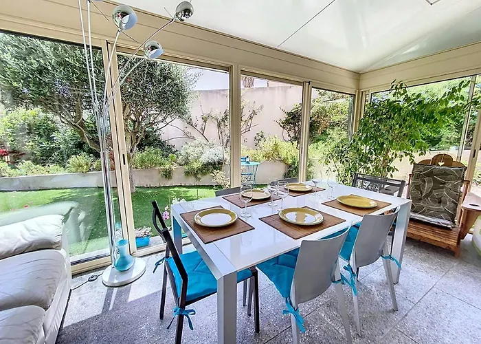 Charmante Villa 4 Pièces avec Piscine, Terrasse et Parking Privé à La Ciotat - Proche Plages - FR-1-770-33