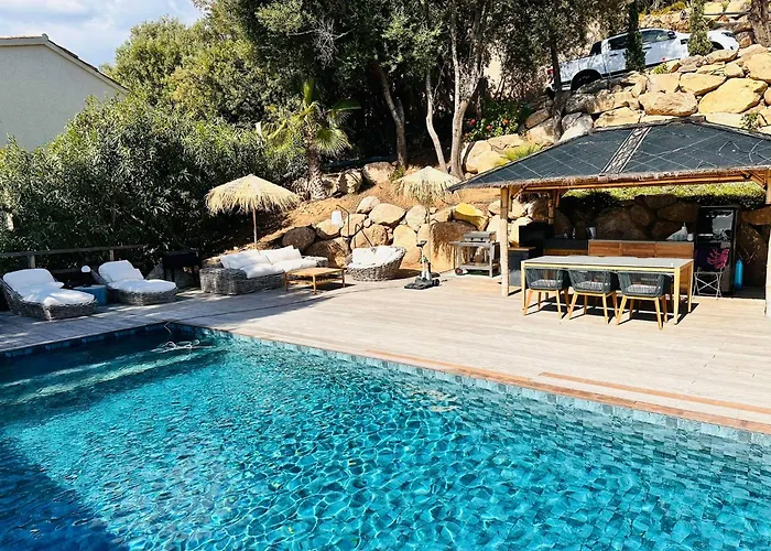 Villa Cala d Oro Vue mer Piscine et Crique privée Sari-Solenzara