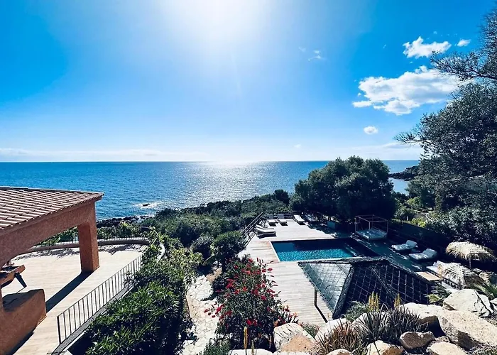 Villa Cala d Oro Vue mer Piscine et Crique privée Sari-Solenzara