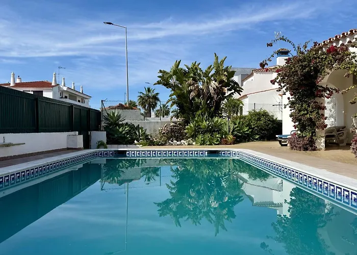 #278 Central Apartment Local Experience Albufeira