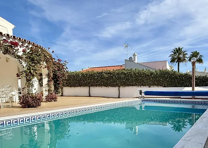 #278 Central Apartment Local Experience Albufeira