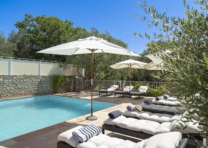 Domaine des Fleurs - 8 bedroom estate with private tennis court Grasse