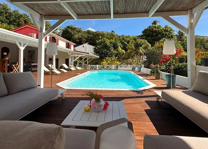 Spacieuse VILLA COROSSOL avec piscine et jeux extérieurs Le Gosier 