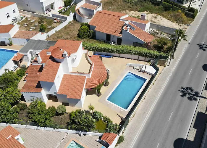 #278 Central Apartment Local Experience Albufeira