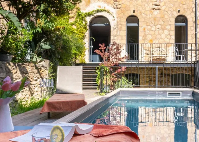 VILLA CAMPESTRA avec piscine, terrasses et jardin Cannes